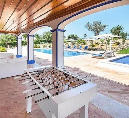 Villa Sleeps 8 Air Con *