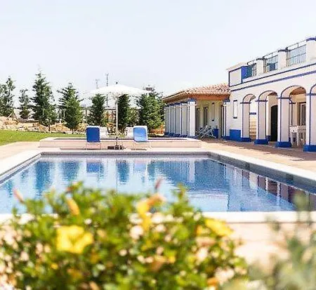 Sleeps 8 Air Con
